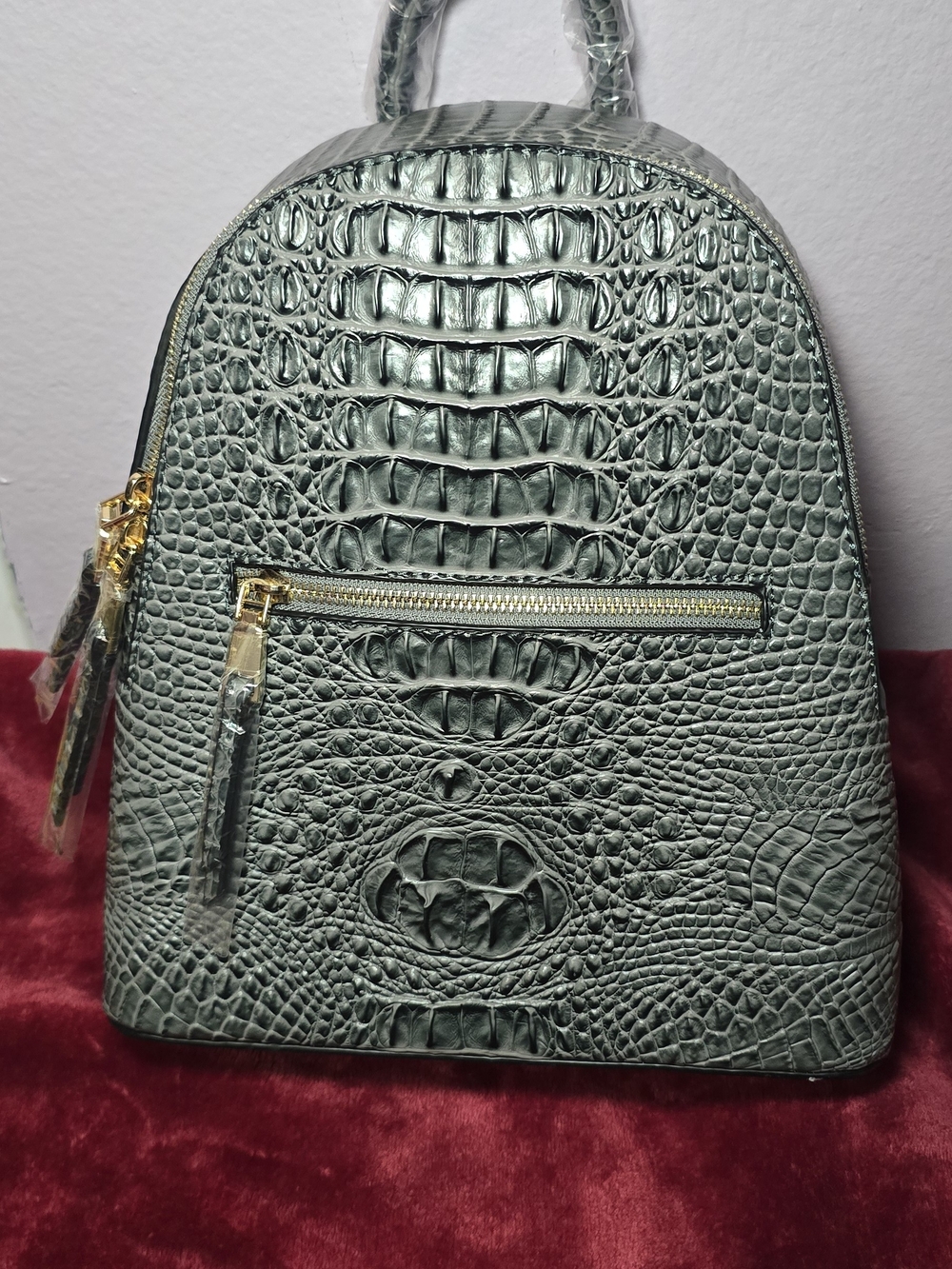 Women's Grey Croc-Embossed Backpack - Elegant Everyday Bag